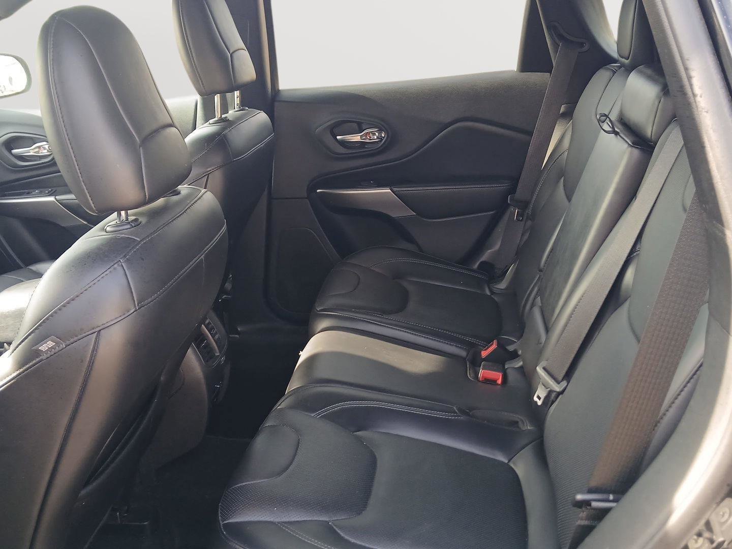 Used 2019 Jeep Cherokee High Altitude image 22