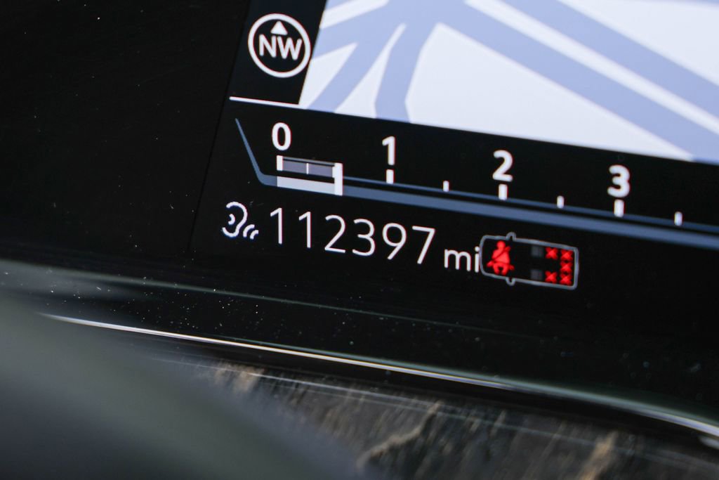 Used 2021 Cadillac Escalade Premium Luxury w/ Driver Assist Tech Package AWD/4WD image 13
