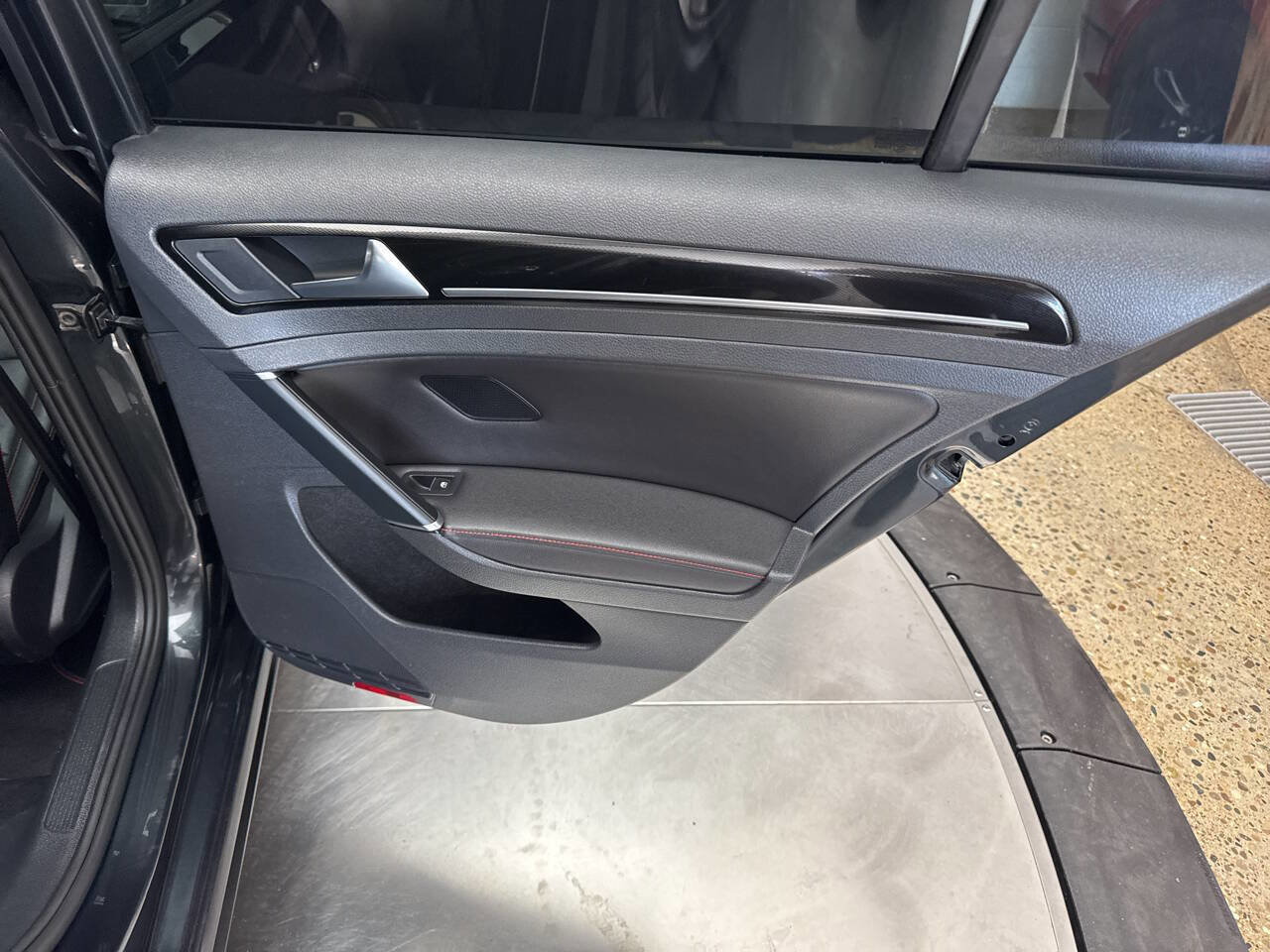 Used 2017 Volkswagen GTI Autobahn FWD image 30