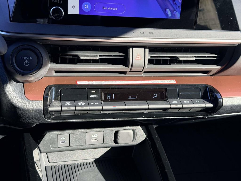 New 2026 Toyota Prius Plug-In Hybrid FWD image 5