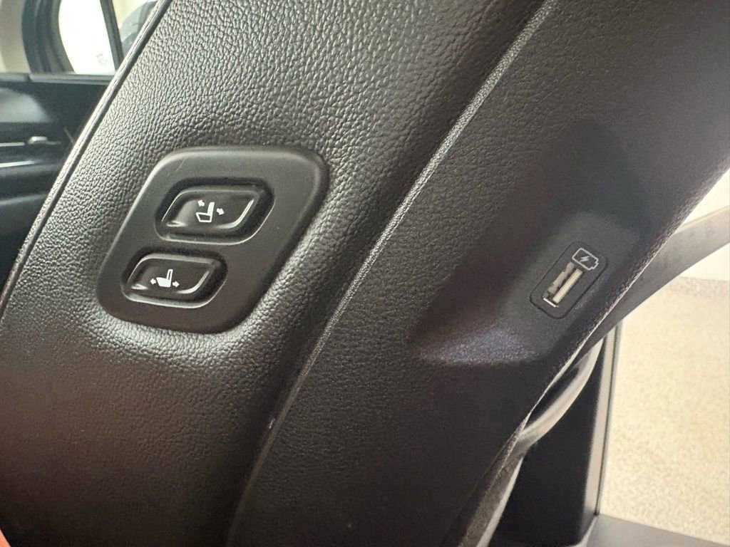 Used 2022 Kia Carnival SX Prestige image 16