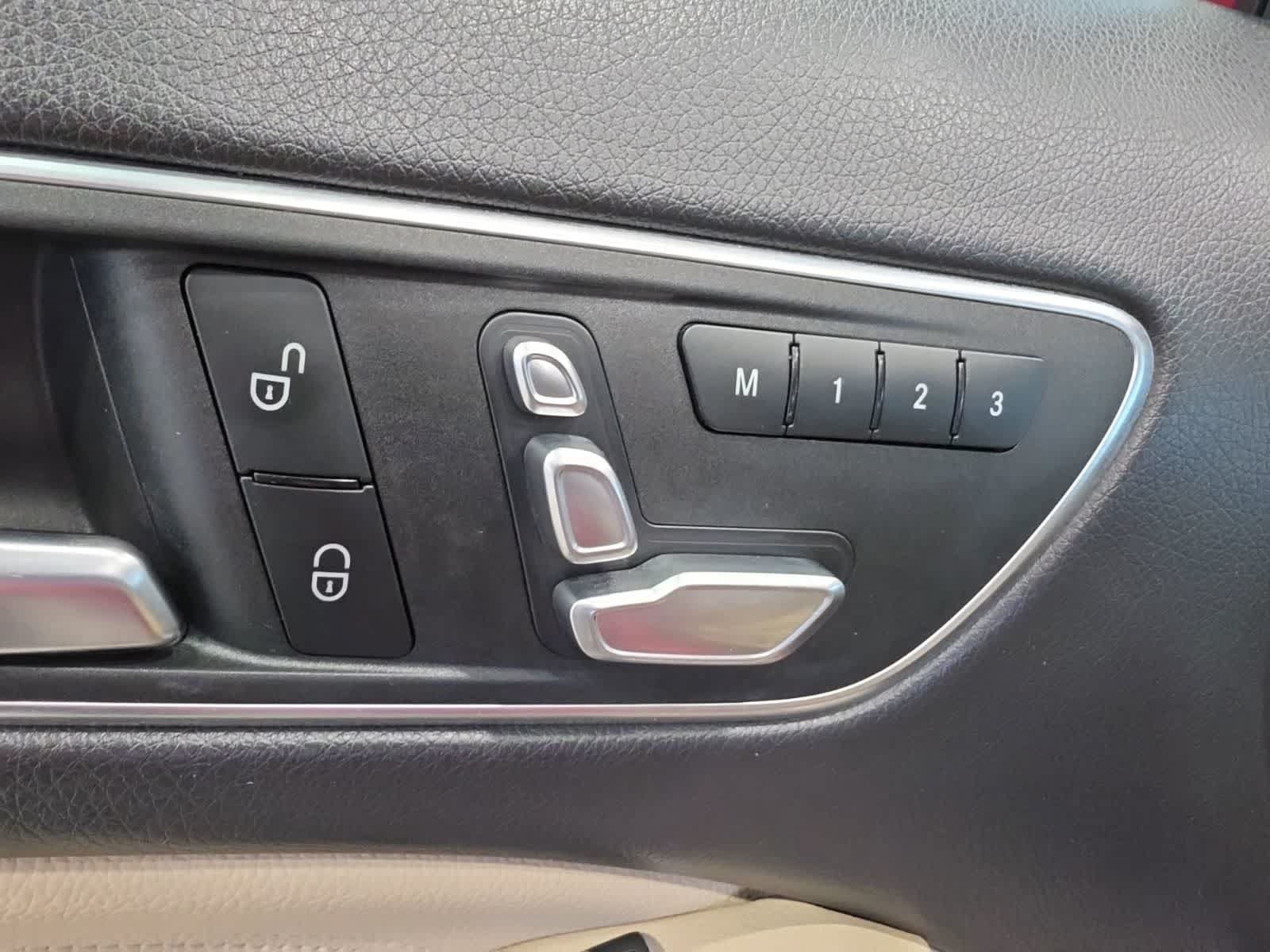 Used 2019 Mercedes-Benz GLA 250 4MATIC image 24