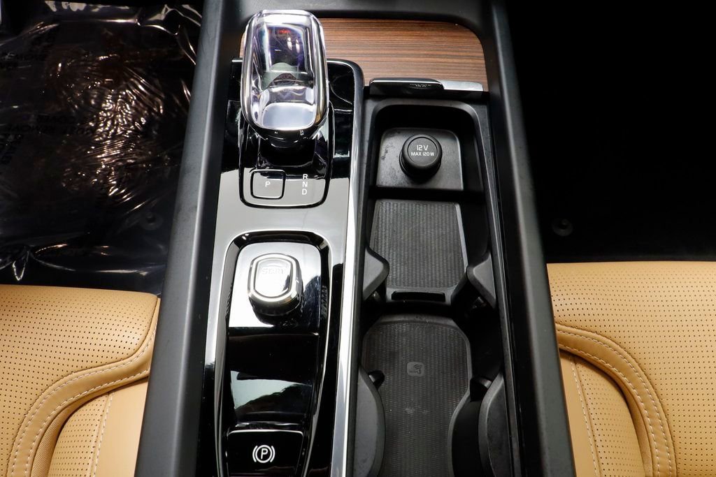 Used 2024 Volvo V60 B5 Cross Country Ultimate image 13