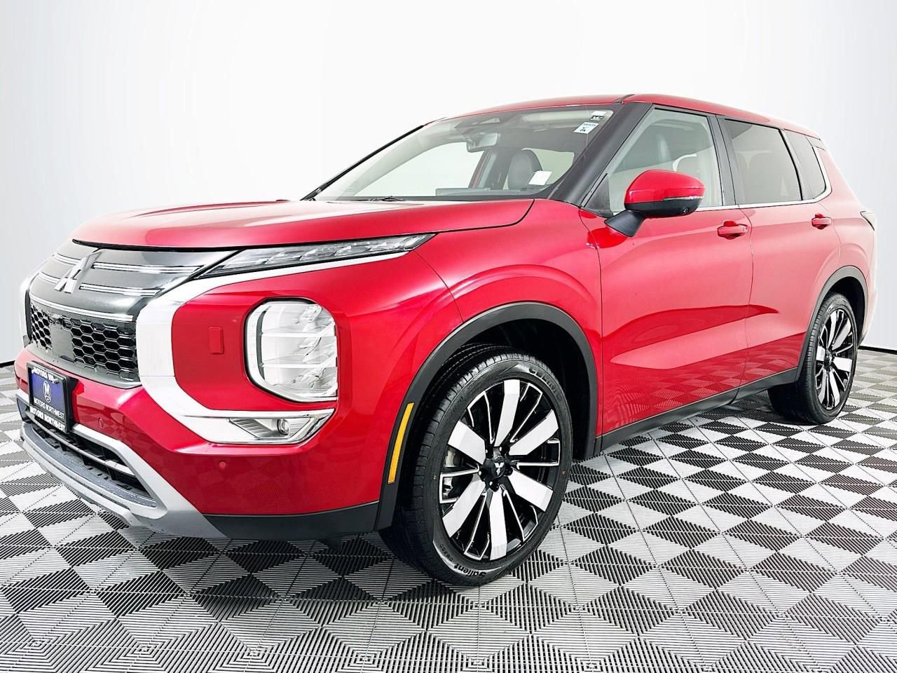 Used 2025 Mitsubishi Outlander SE image 6