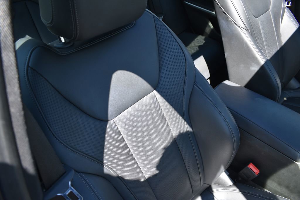 Used 2024 BMW 330e RWD image 23