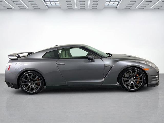 Used 2013 Nissan GT-R Premium AWD/4WD image 2