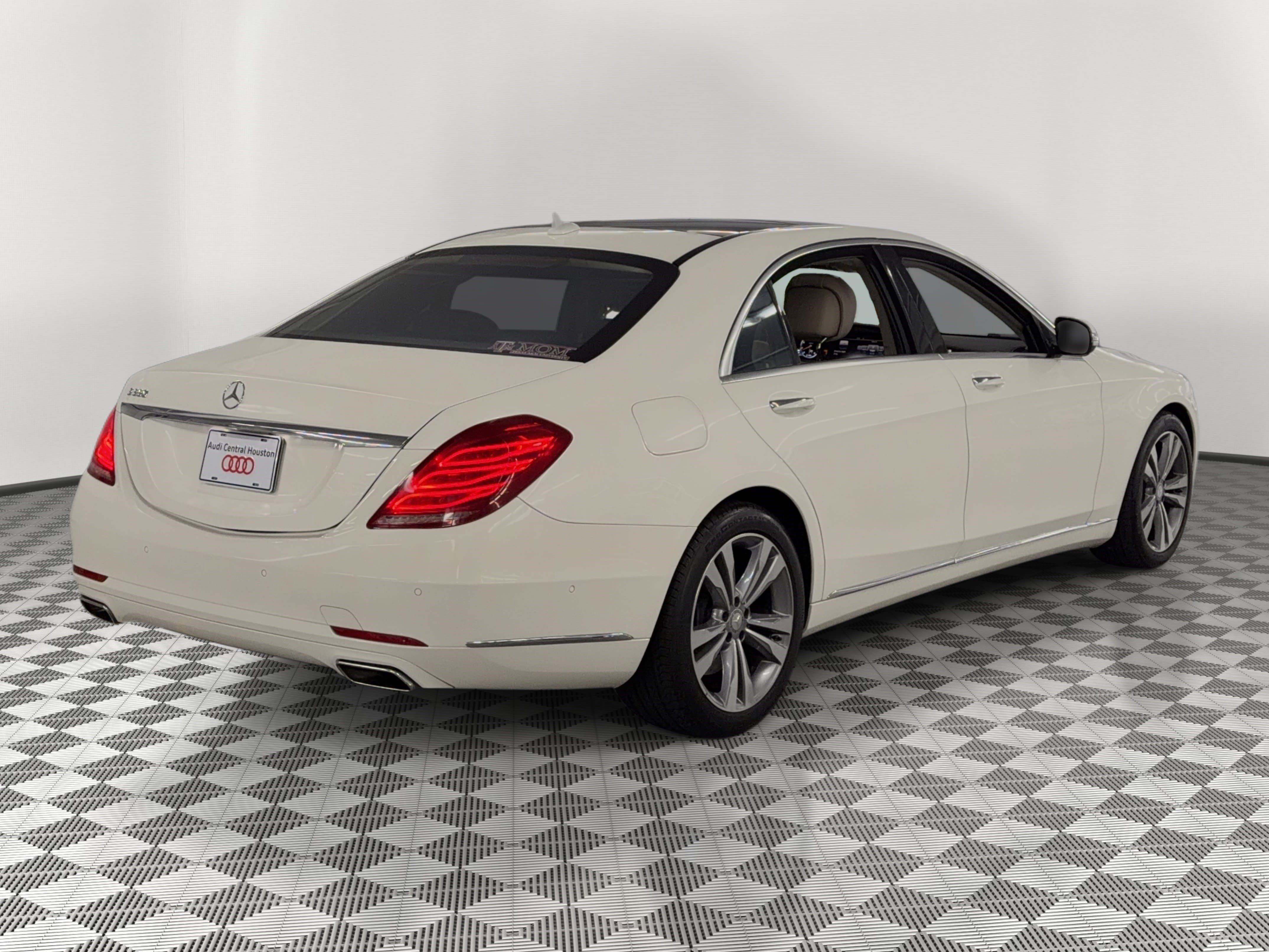 Used 2015 Mercedes-Benz S 550 Sedan image 9