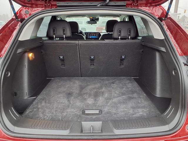 Used 2025 Chevrolet Trax LT w/ LT Convenience Package image 21