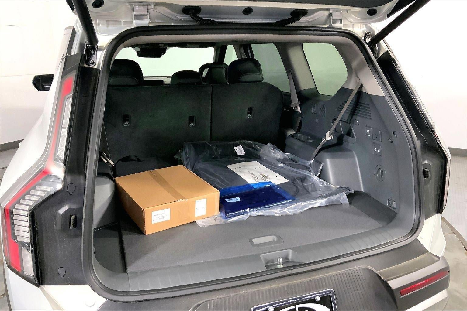 New 2026 Kia EV9 Wind AWD/4WD image 5