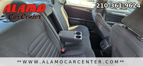 Used 2017 Ford Fusion SE image 24