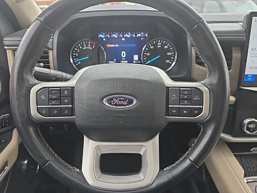 Used 2023 Ford Expedition Limited image 11