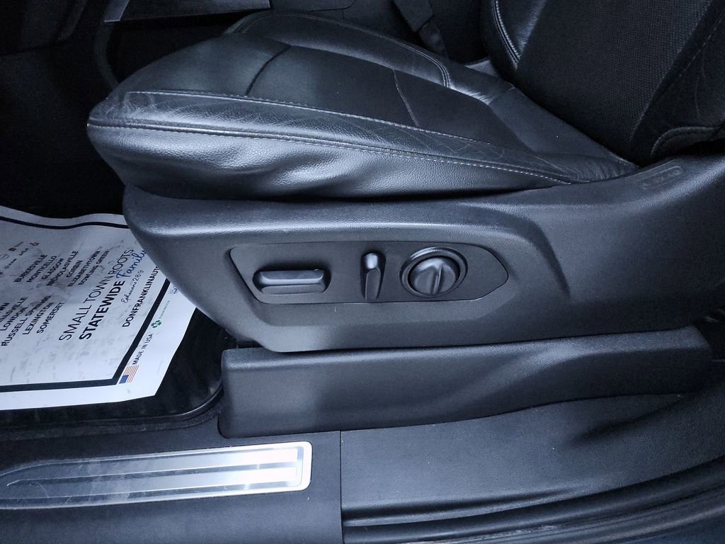 Used 2020 Chevrolet Silverado 2500 LTZ w/ LTZ Convenience Package image 12