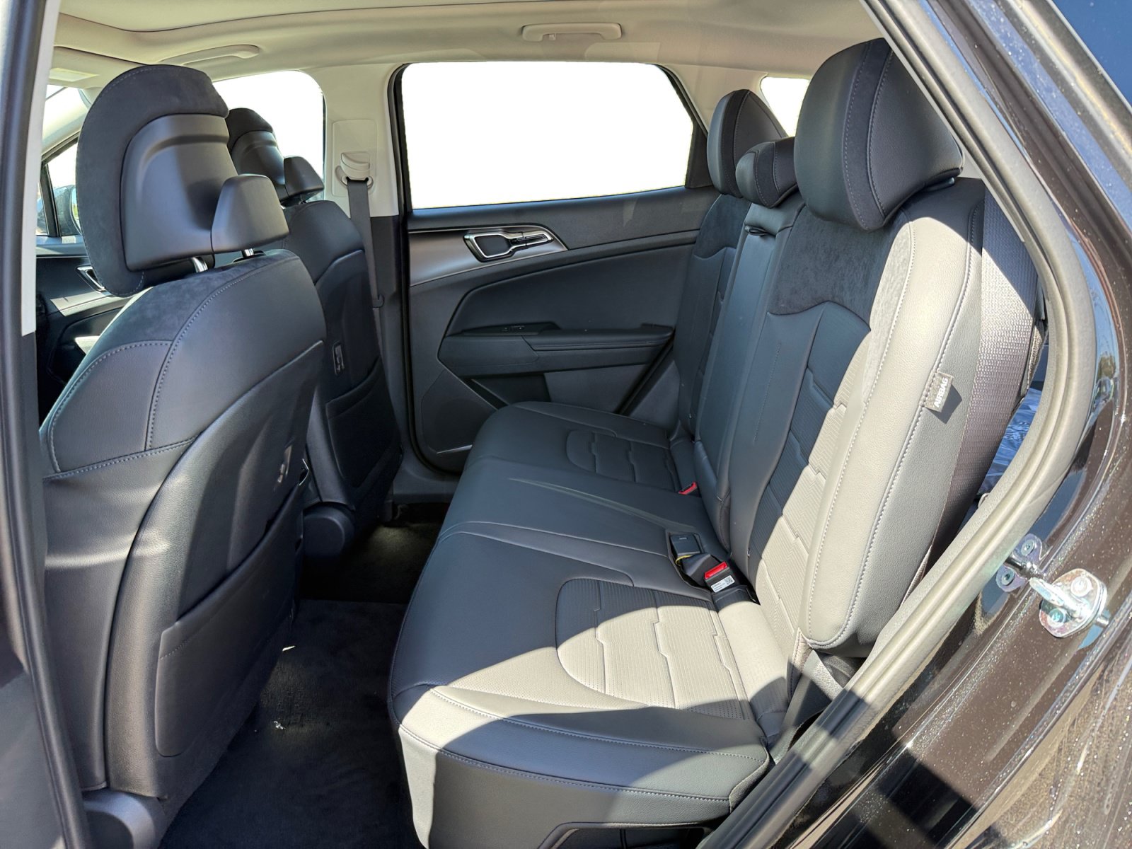 New 2027 Kia Sportage SX Prestige AWD/4WD image 16