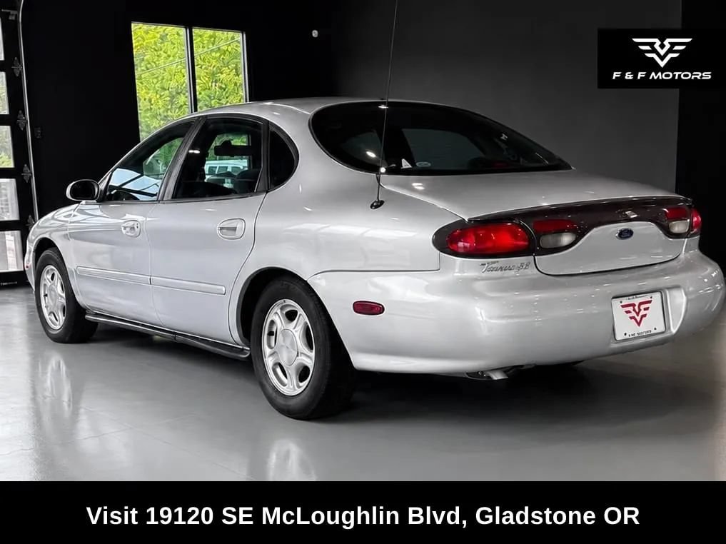 Used 1998 Ford Taurus LX FWD image 4
