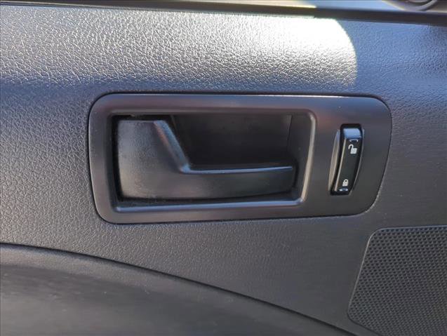 Used 2007 Ford Mustang Deluxe image 12
