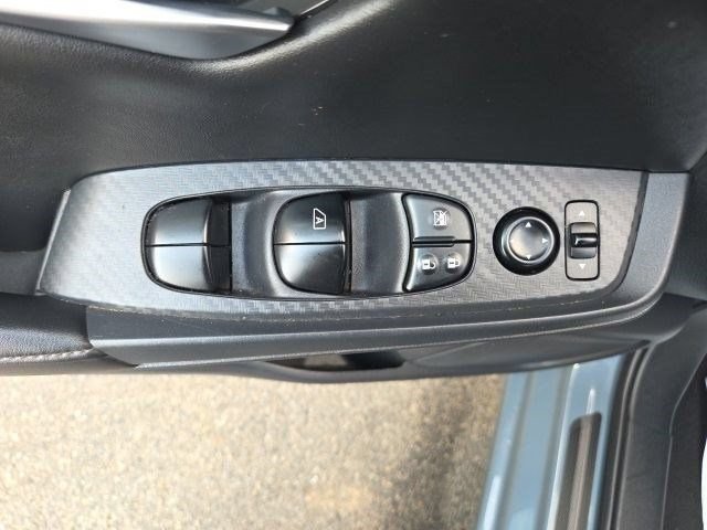 Used 2025 Nissan Sentra SV FWD image 12