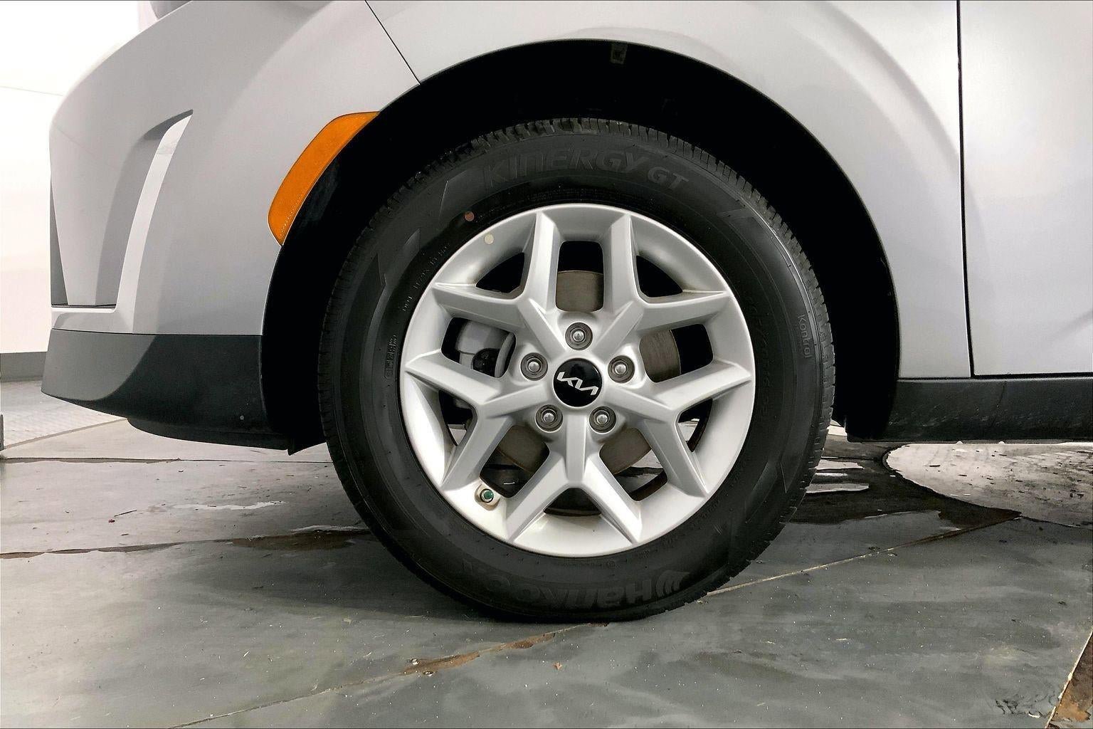 Certified 2025 Kia Soul LX FWD image 9