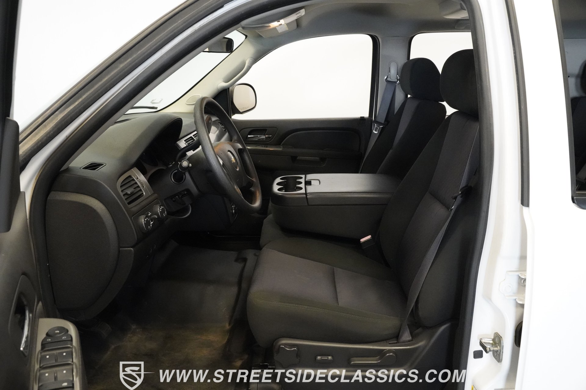 Used 2011 Chevrolet Suburban 2500 w/ Skid Plate Package image 3