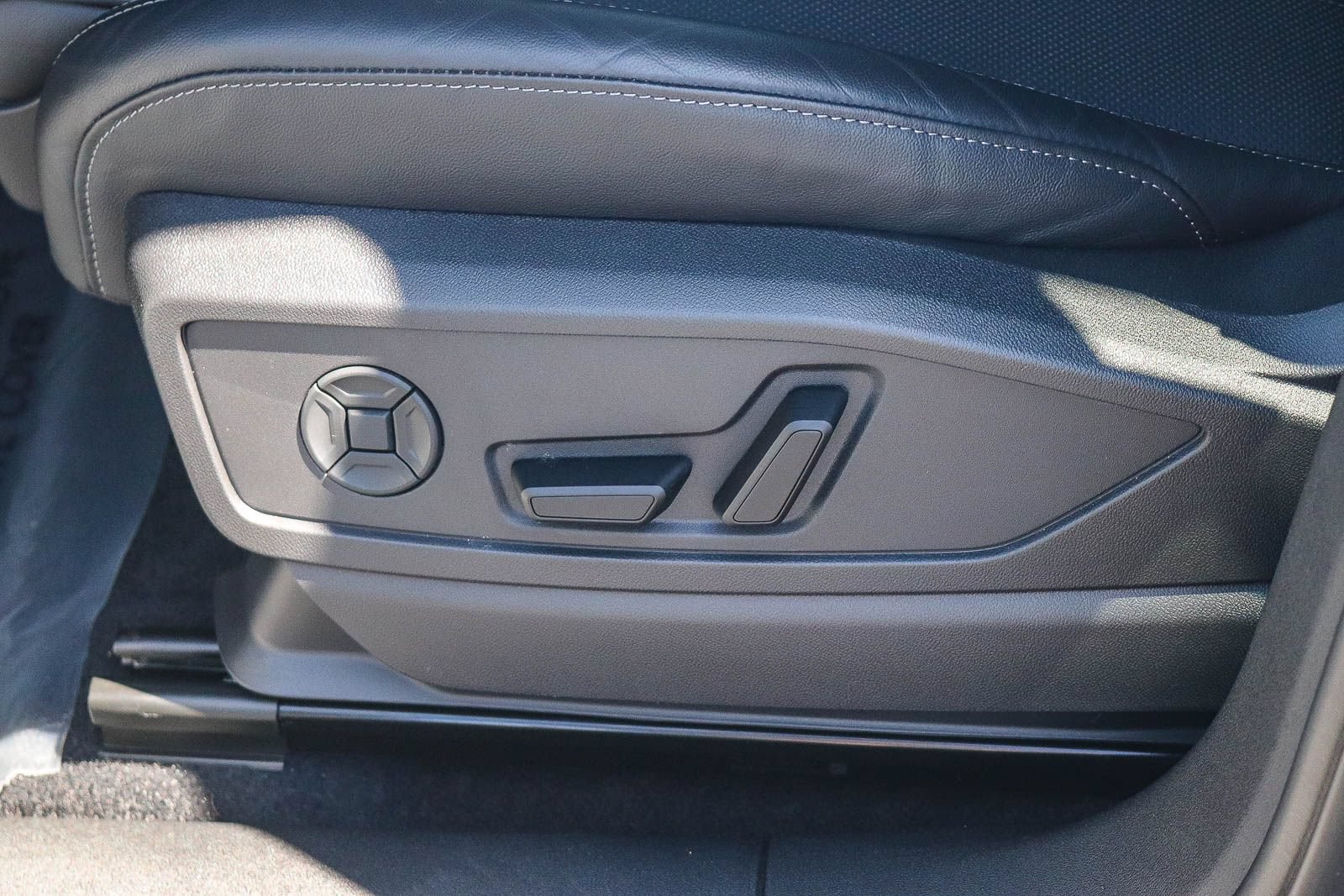 Certified 2025 Audi Q5 Premium AWD/4WD image 23