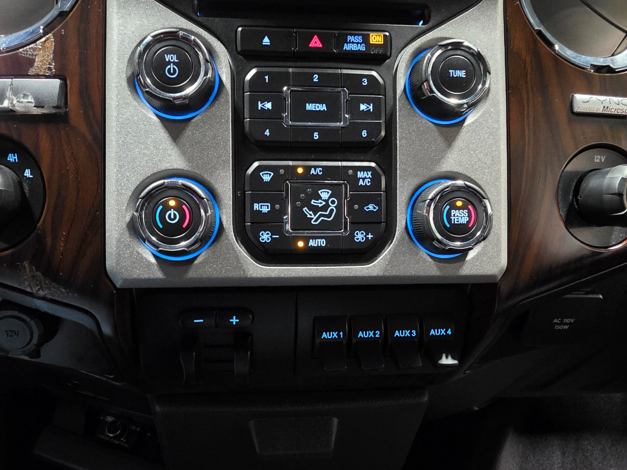 Used 2014 Ford F250 Lariat w/ Chrome Package image 33