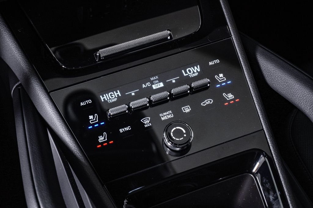New 2026 Porsche Cayenne Coupe AWD/4WD image 24