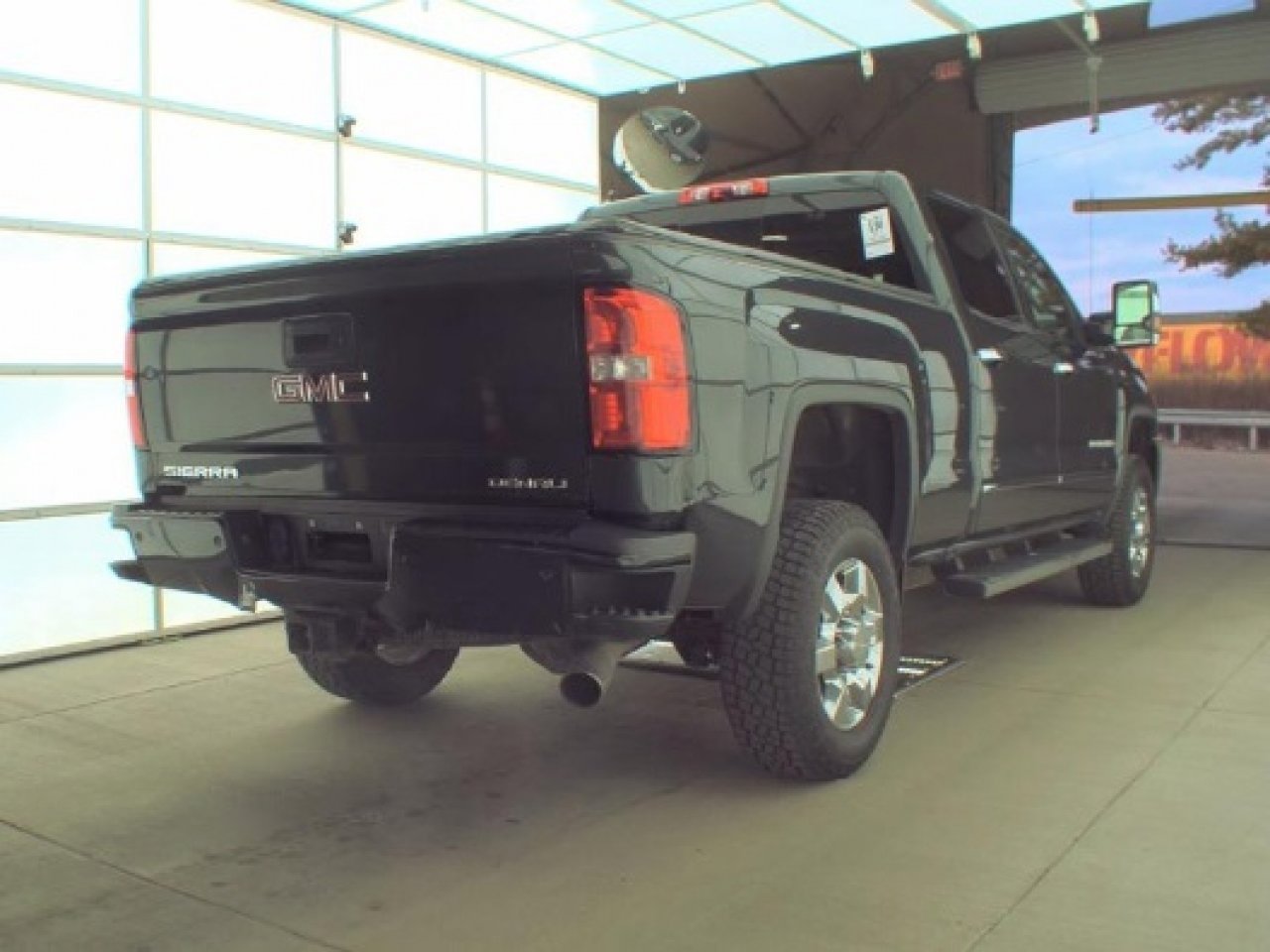 Used 2017 GMC Sierra 3500 Denali image 6
