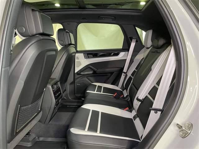 New 2026 Porsche Cayenne S image 19
