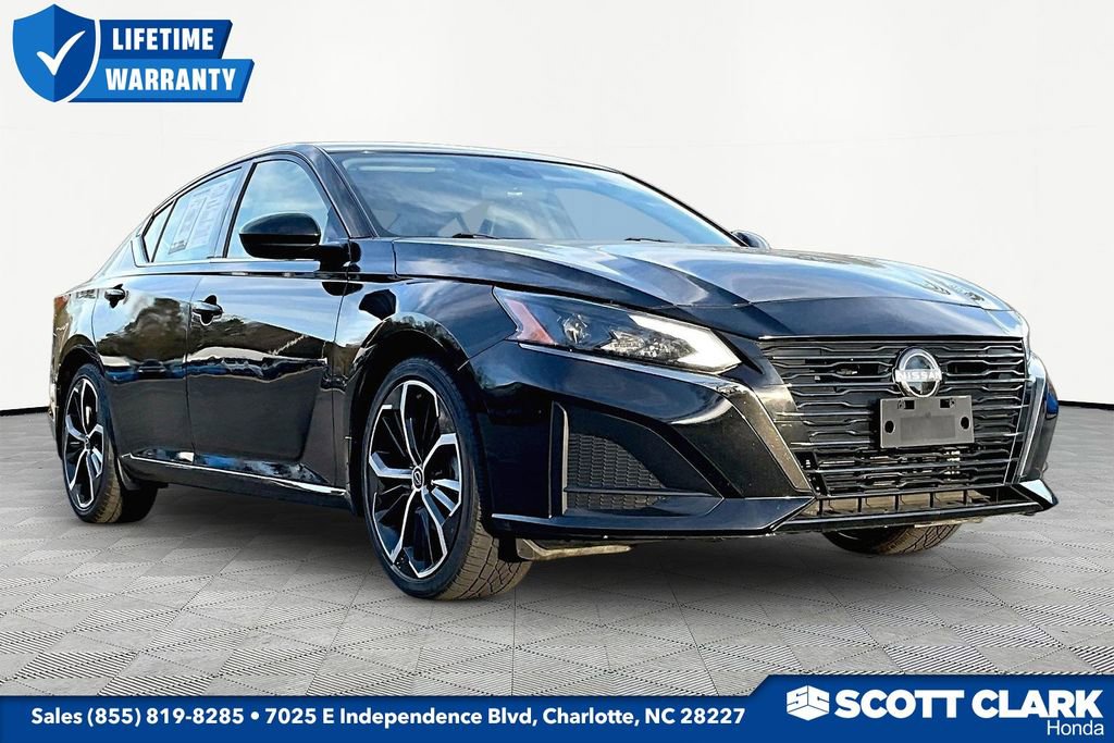 Used 2024 Nissan Altima 2.5 SR image 1