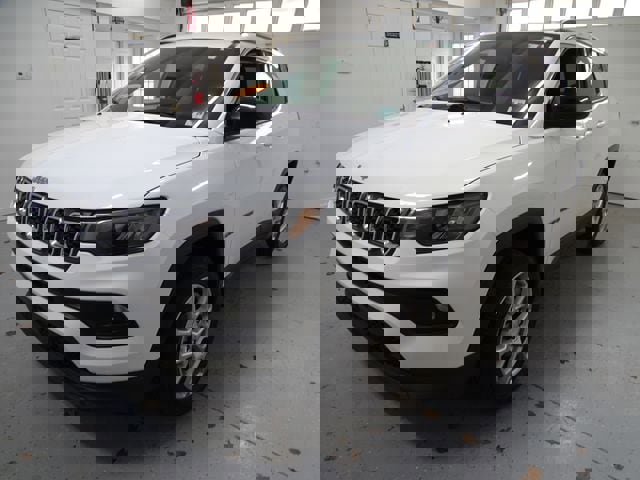 Certified 2024 Jeep Compass Latitude w/ Sun and Sound Group image 18