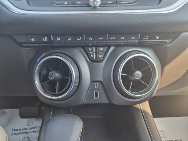 Used 2024 Chevrolet Blazer LT FWD image 27