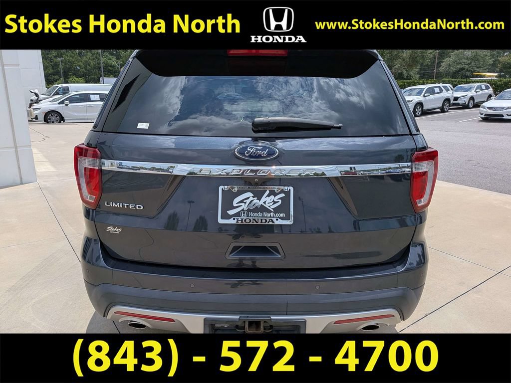 Used 2017 Ford Explorer Limited w/ Equipment Group 301A FWD image 10