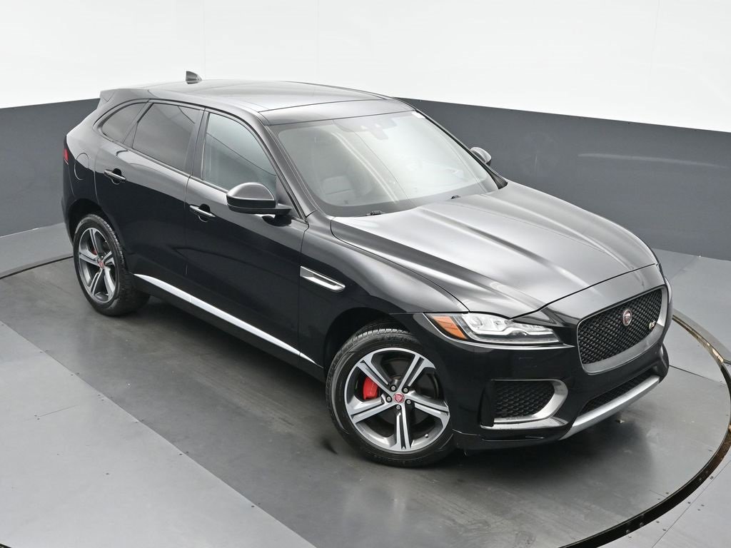 Used 2020 Jaguar F-PACE S image 32
