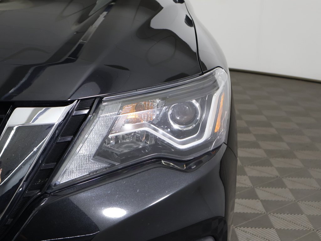 Used 2020 Nissan Pathfinder S image 11