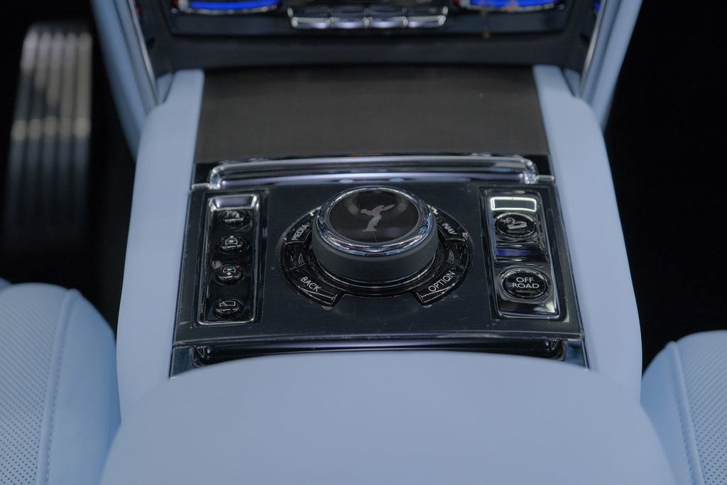 Used 2026 Rolls-Royce Cullinan image 75