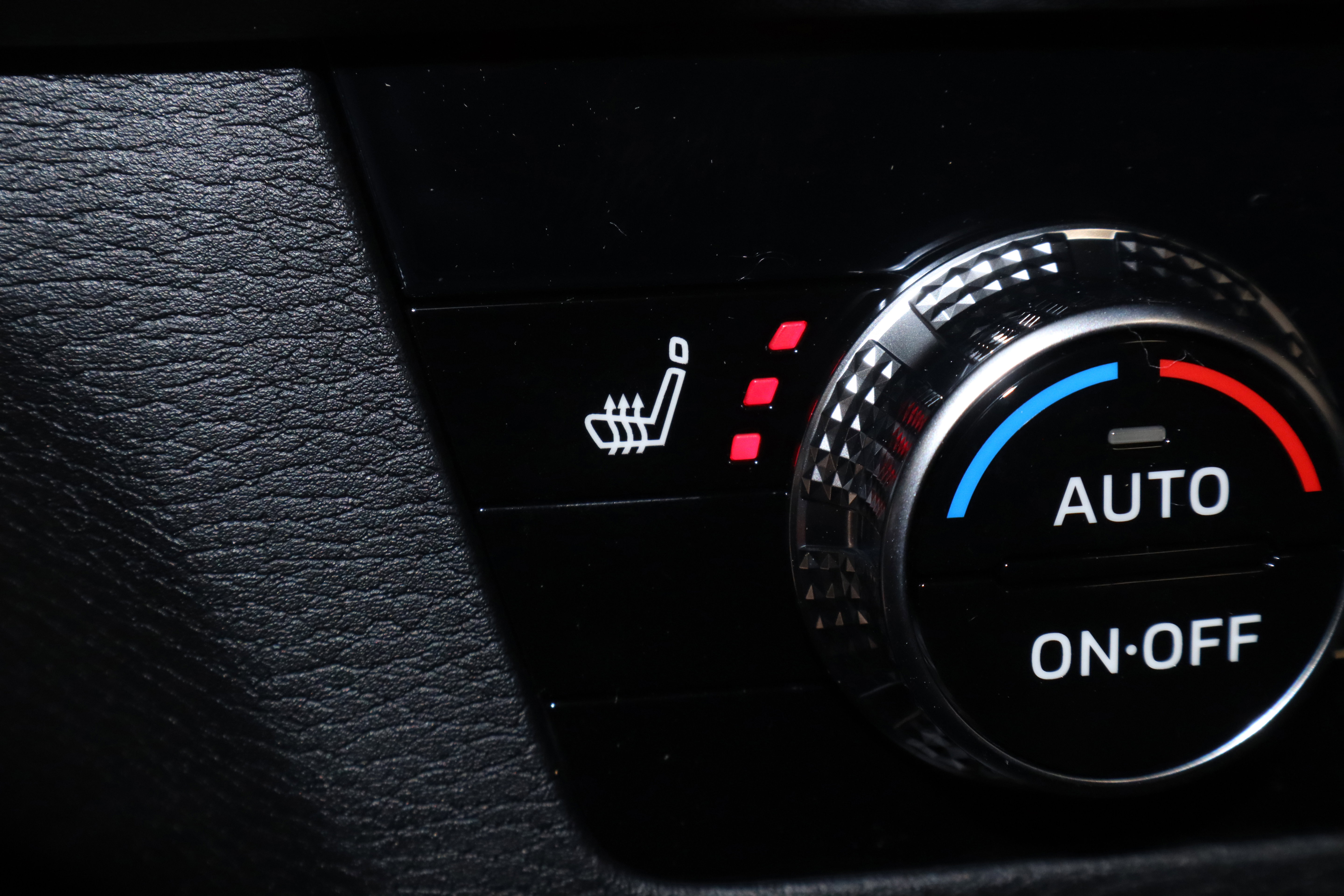 New 2026 Mitsubishi Outlander SE image 28