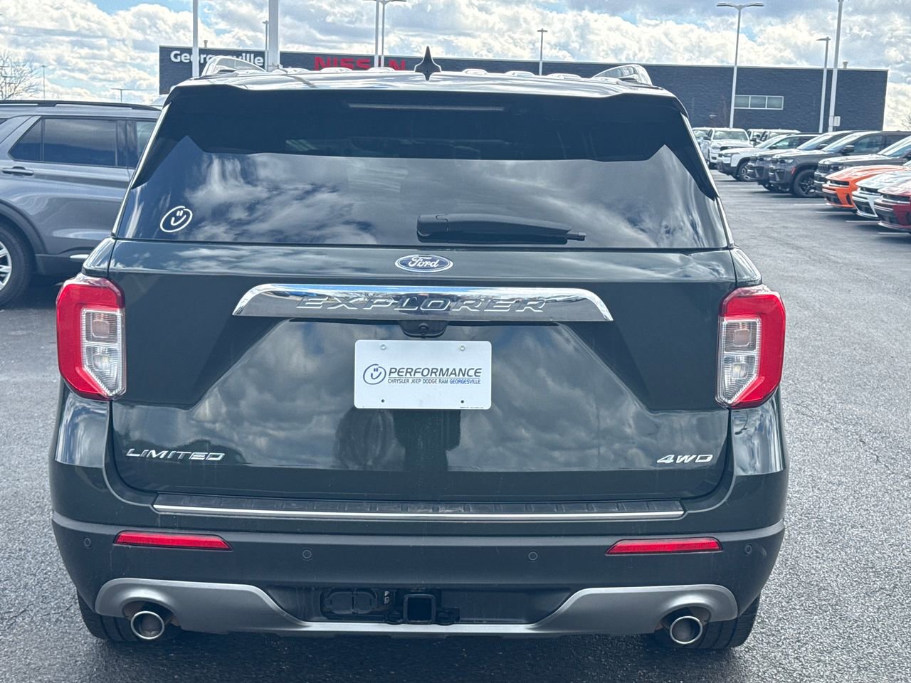 Used 2022 Ford Explorer Limited w/ Equipment Group 301A image 4