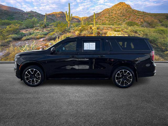 Used 2025 Chevrolet Suburban RST AWD/4WD image 8