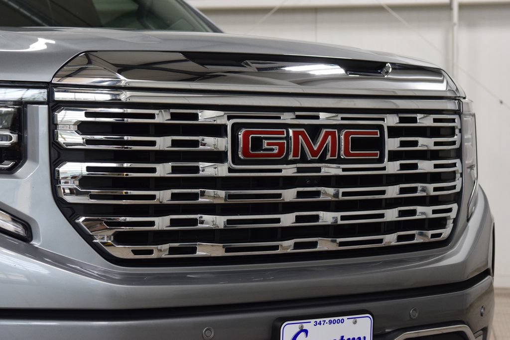 Used 2025 GMC Sierra 1500 Denali w/ Denali Reserve Package AWD/4WD image 11