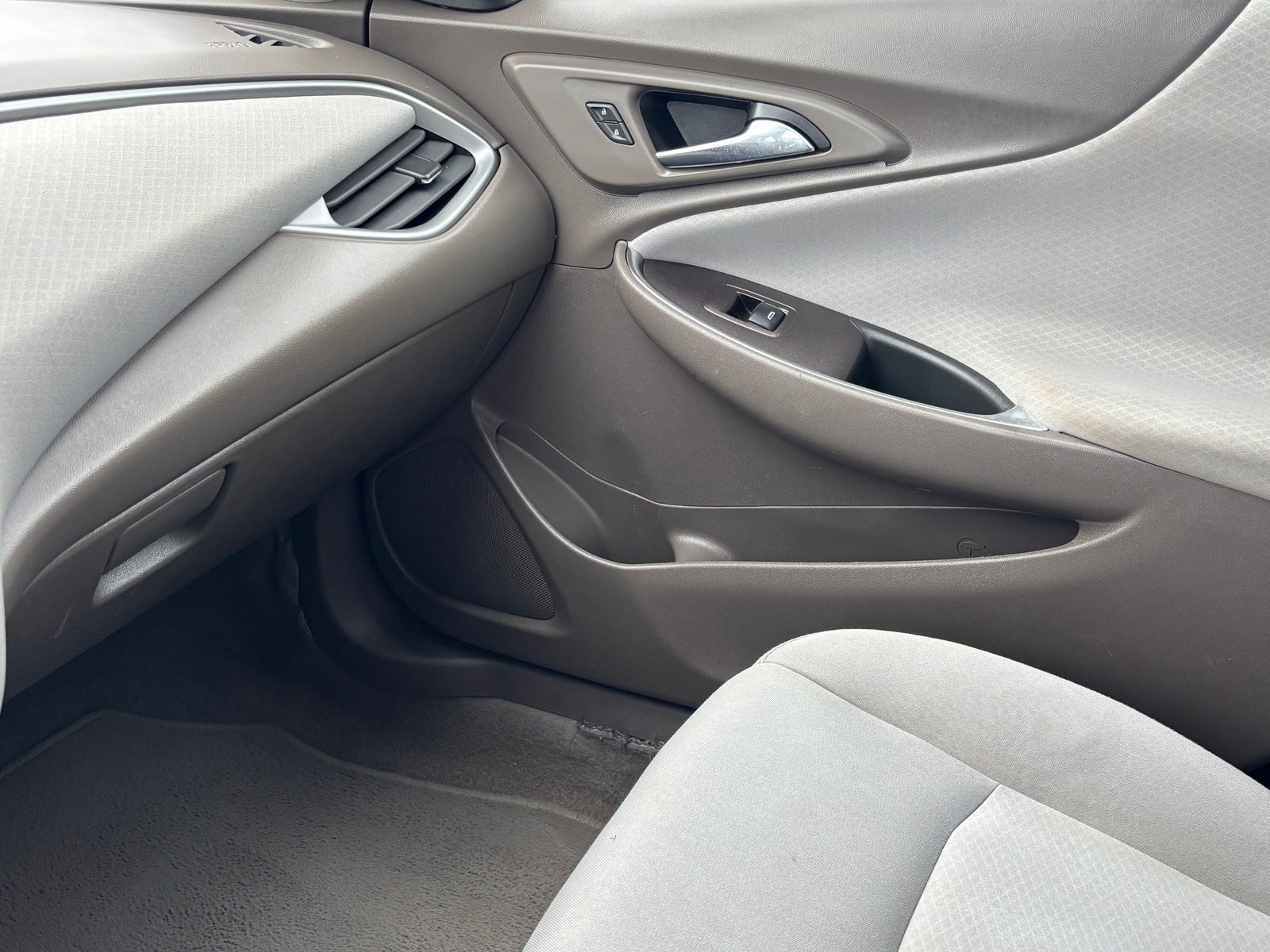 Used 2022 Chevrolet Malibu LT FWD image 19