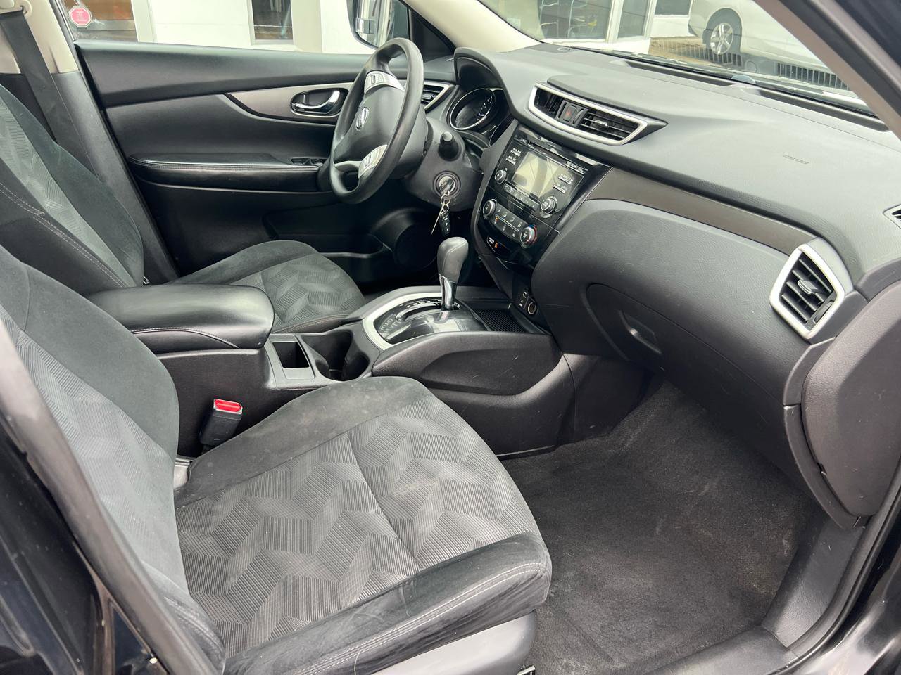 Used 2016 Nissan Rogue S image 8