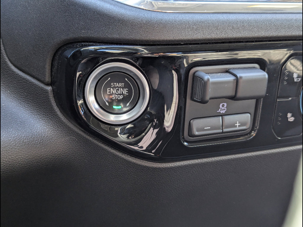 Used 2024 Chevrolet Silverado 3500 LT w/ Convenience Package AWD/4WD image 30