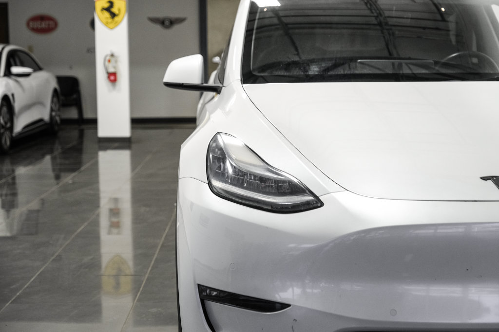 Used 2021 Tesla Model Y Long Range AWD/4WD image 40