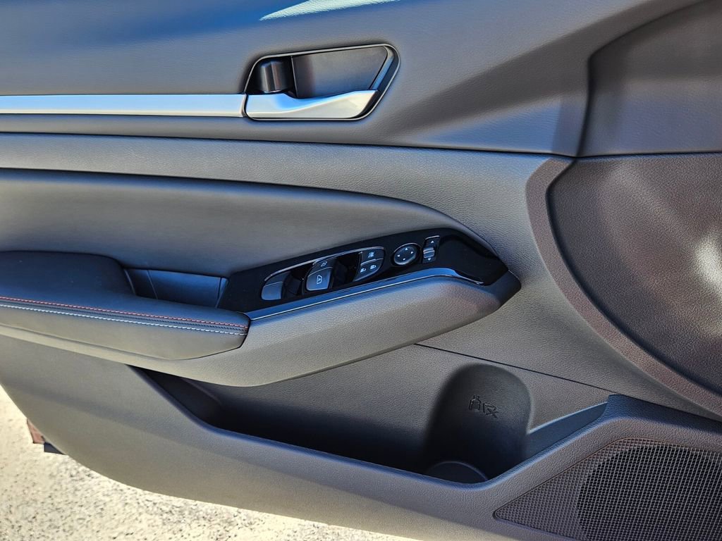 New 2025 Nissan Altima 2.5 SR w/ SR Premium Package image 26