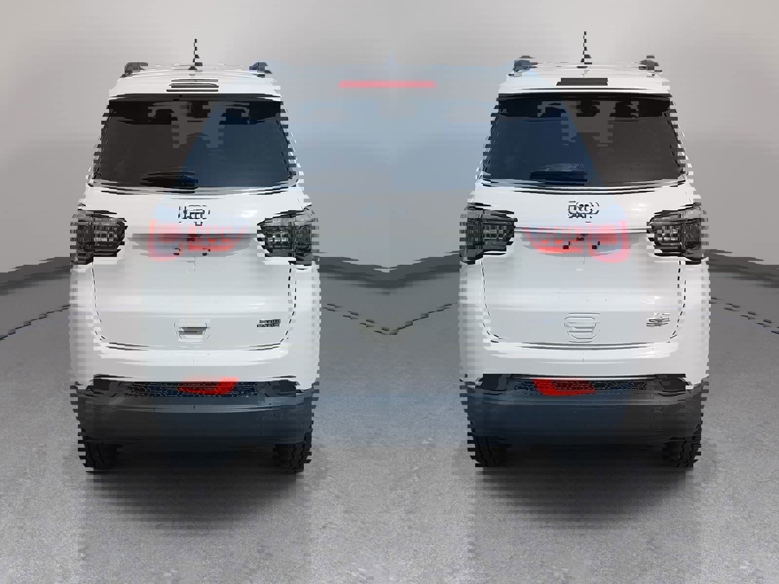 Used 2017 Jeep Compass Latitude w/ Popular Equipment Group image 6