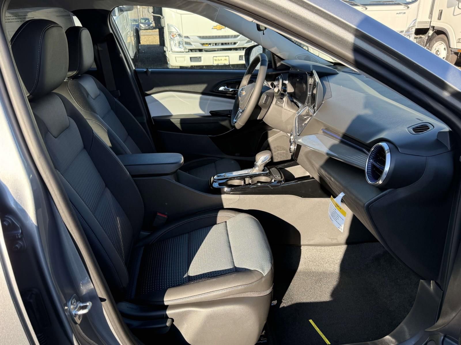 New 2026 Chevrolet Trax LT w/ Driver Confidence Package FWD image 23