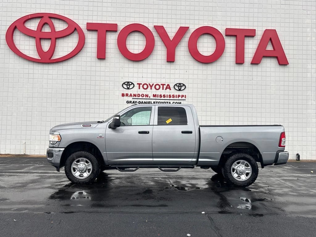 Used 2024 RAM 2500 Tradesman w/ Chrome Appearance Group AWD/4WD image 5