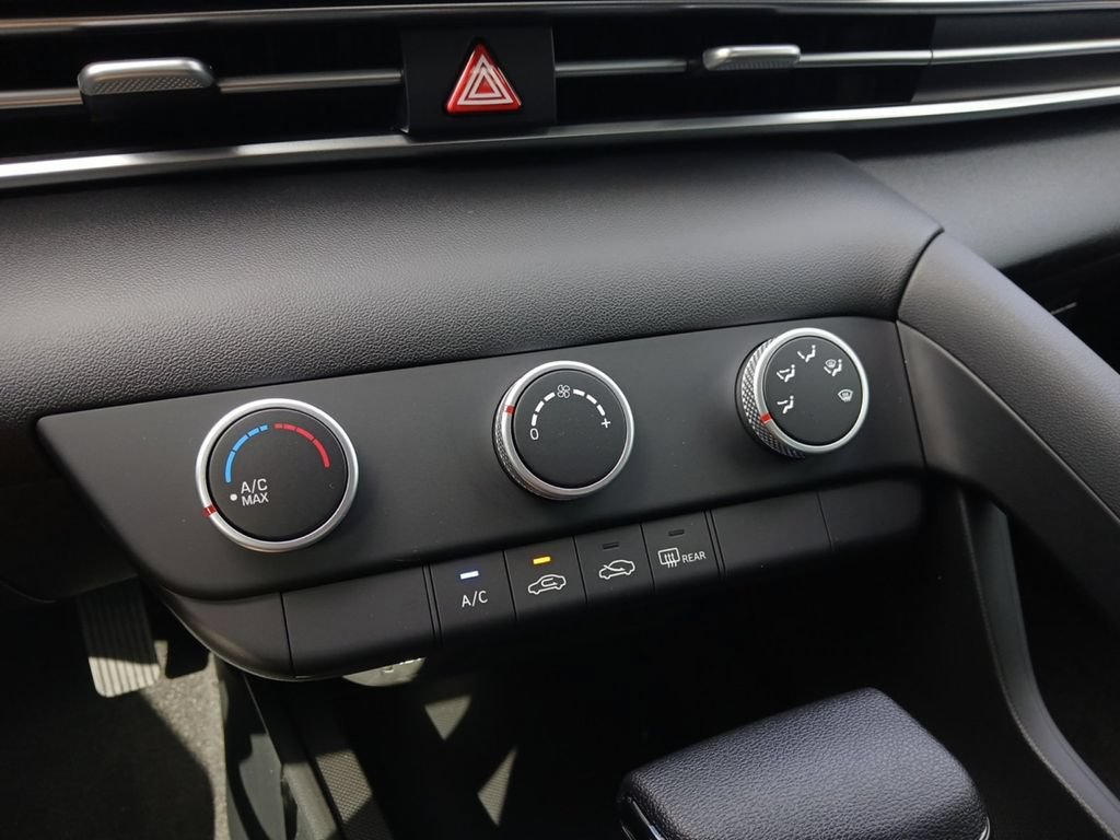 New 2026 Hyundai Elantra SE FWD image 19