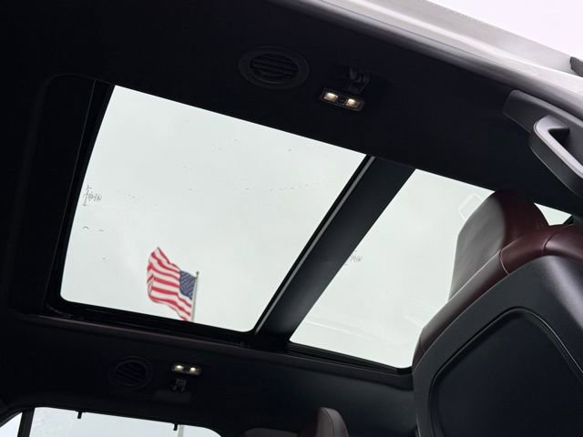 Used 2020 Ford Explorer Platinum w/ Premium Technology Package image 5