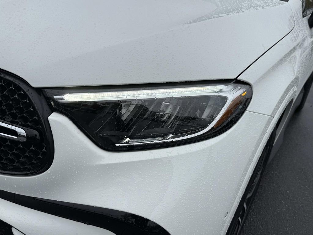 Certified 2025 Mercedes-Benz GLC 300 4MATIC image 10
