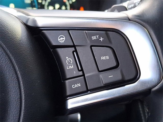 Used 2017 Jaguar F-PACE R-Sport image 24